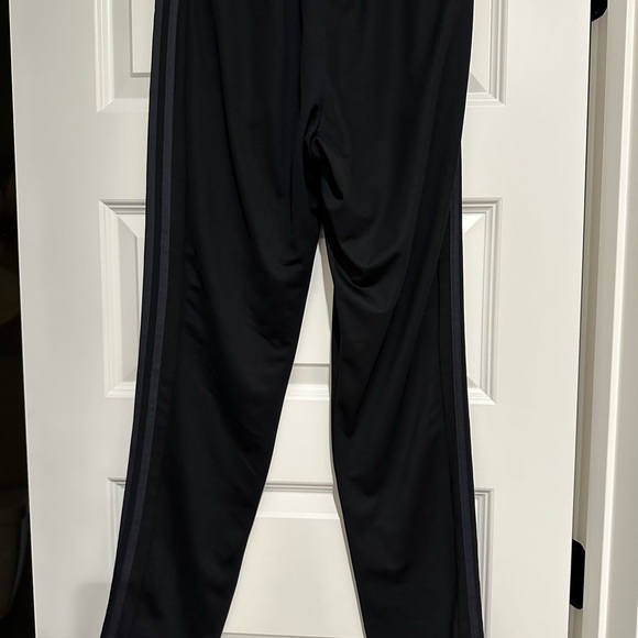 Like New Men's Adidas Joggers - Picture 5 of 5